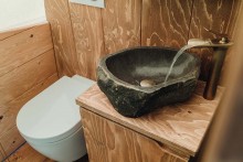 luxus-glamping-badezimmer-dusche-wc