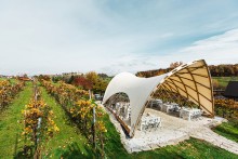 STROHBOID pavilion for winemakers