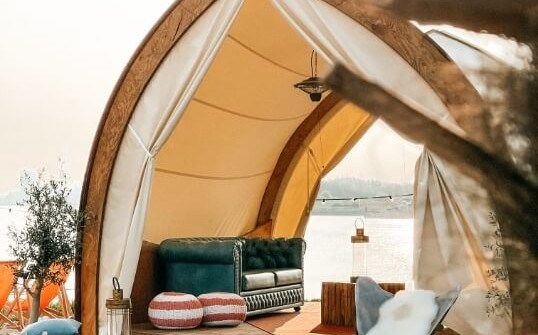 Lankenauer Höft - nachhaltiger Lounge-Pavillon als Beschattung für Beachbar Lankenauer Höft - nachhaltiger Lounge-Pavillon